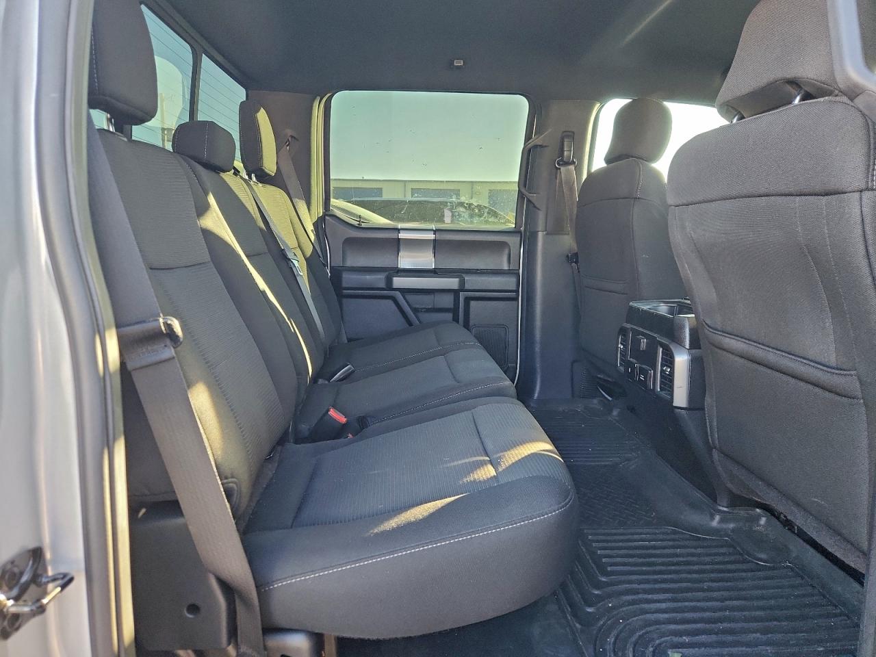 Ford F-150 Supercrew Image 9