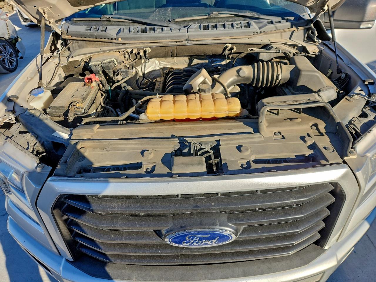 Ford F-150 Supercrew Image 11