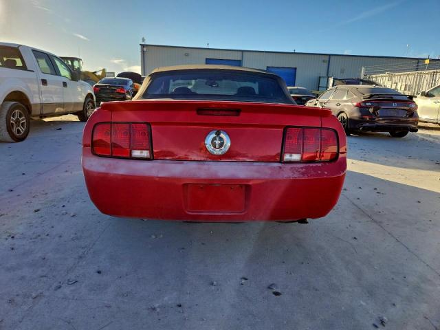 Ford Mustang Image 2