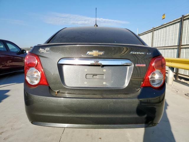 Chevrolet Sonic Lt Image 4