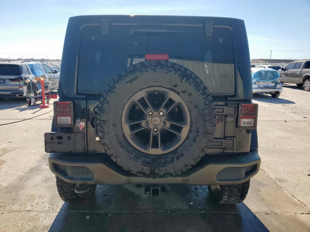 Jeep Wrangler Sahara Image 8