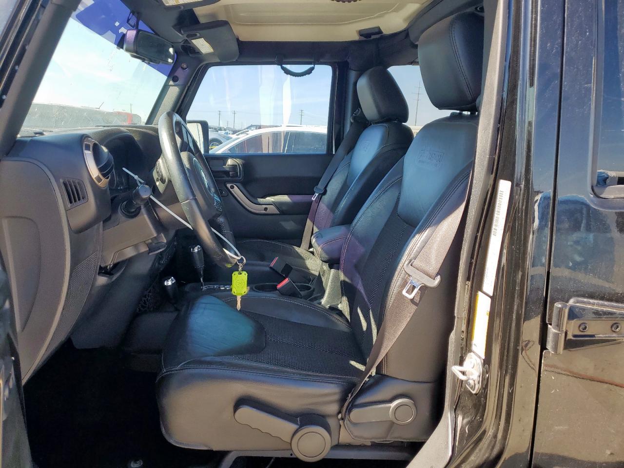 Jeep Wrangler Sahara Image 2