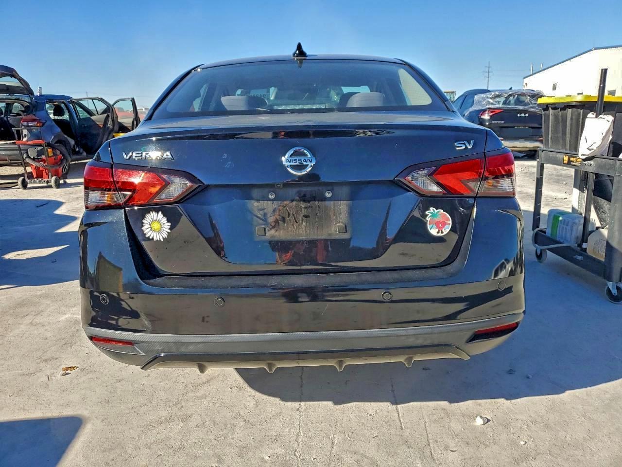 Nissan Versa Sv Image 13