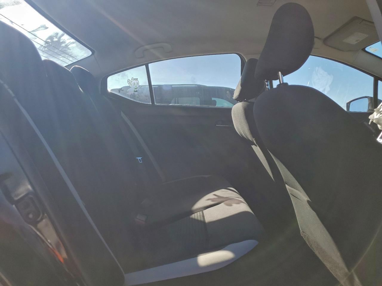 Nissan Versa Sv Image 12