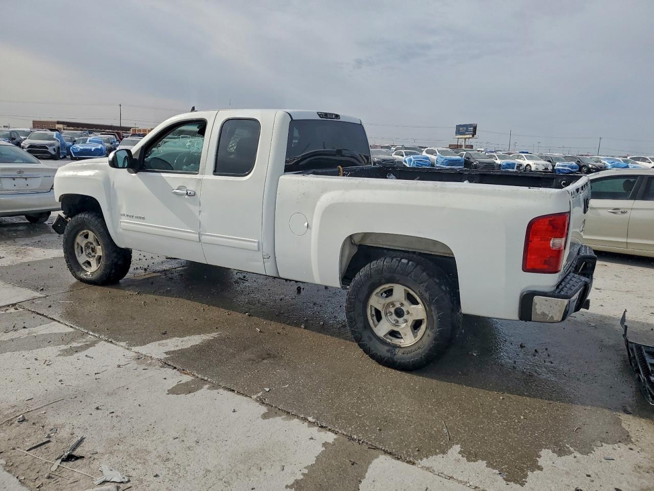 Chevrolet Silverado C1500 Lt Image 2
