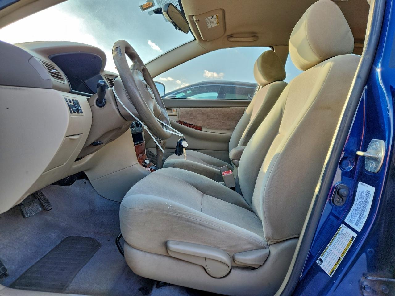 Toyota Corolla Ce Image 5