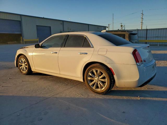 Chrysler 300 Limited Image 2