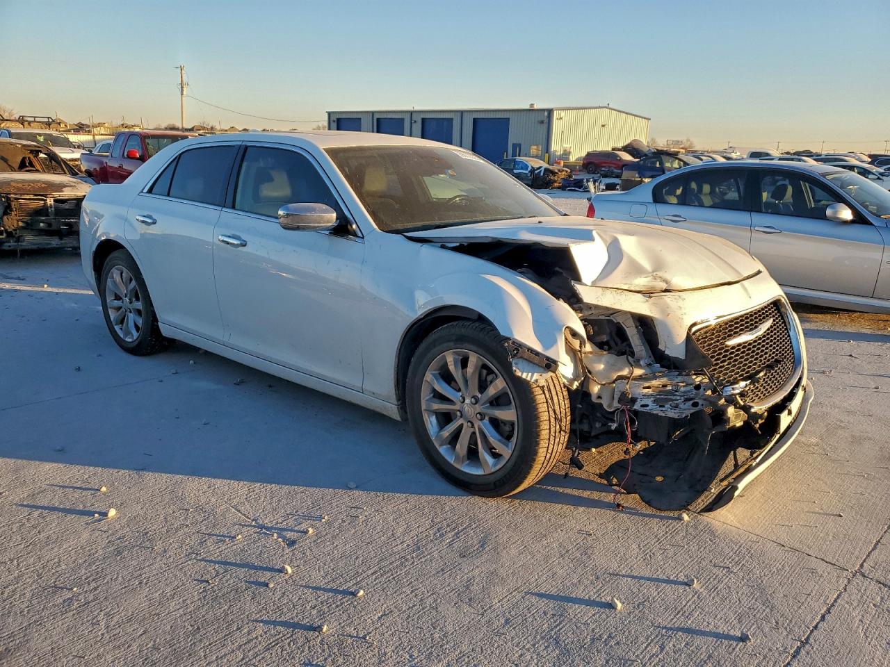 Chrysler 300 Limited Image 4