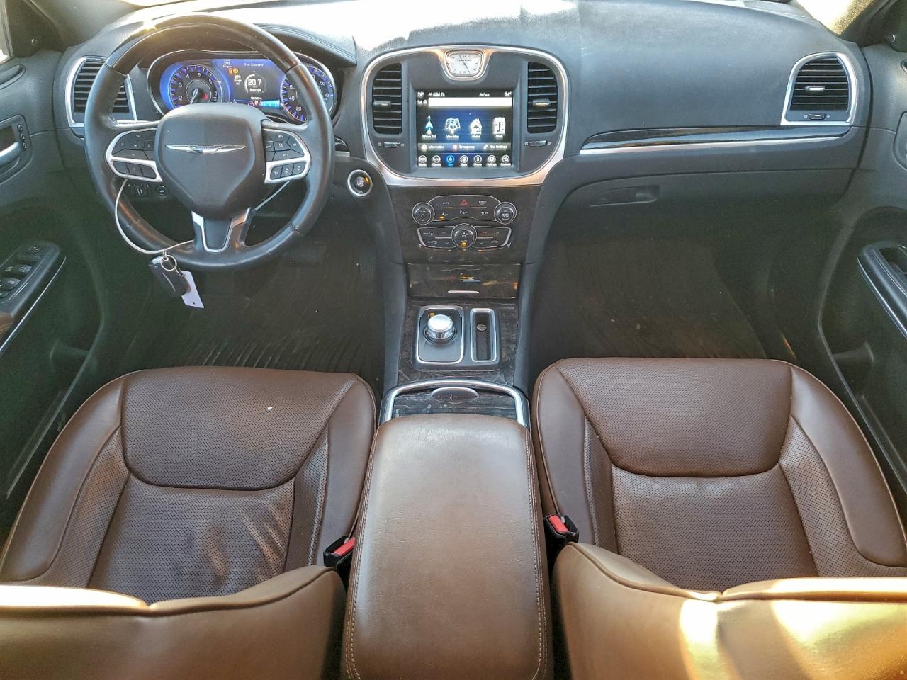 Chrysler 300 Limited Image 9