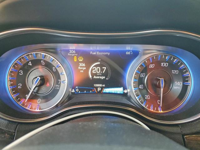 Chrysler 300 Limited Image 12