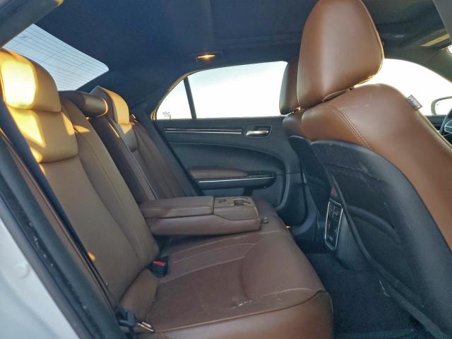 Chrysler 300 Limited Image 5