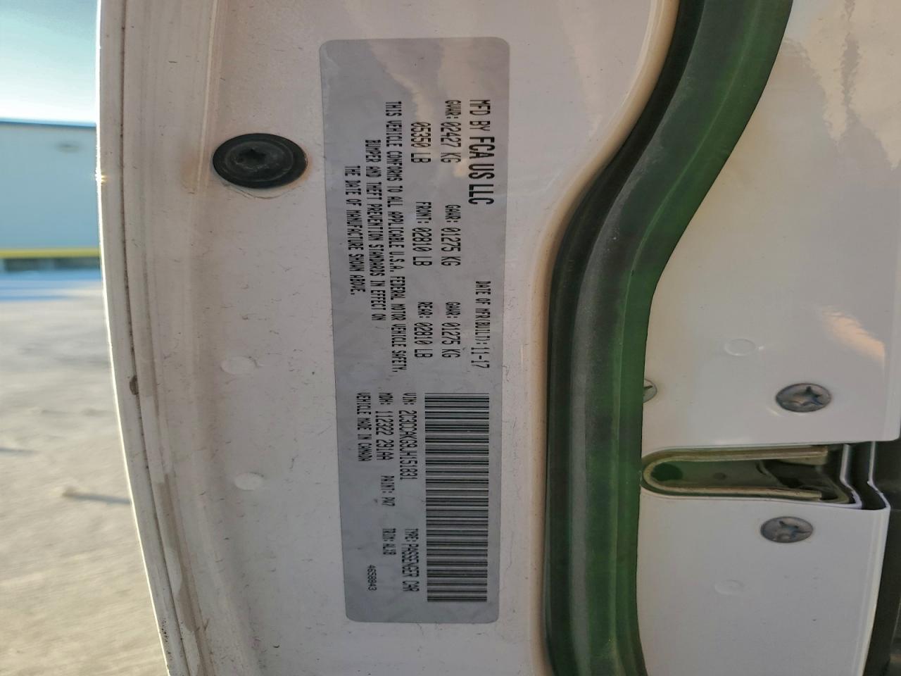 Chrysler 300 Limited Image 11