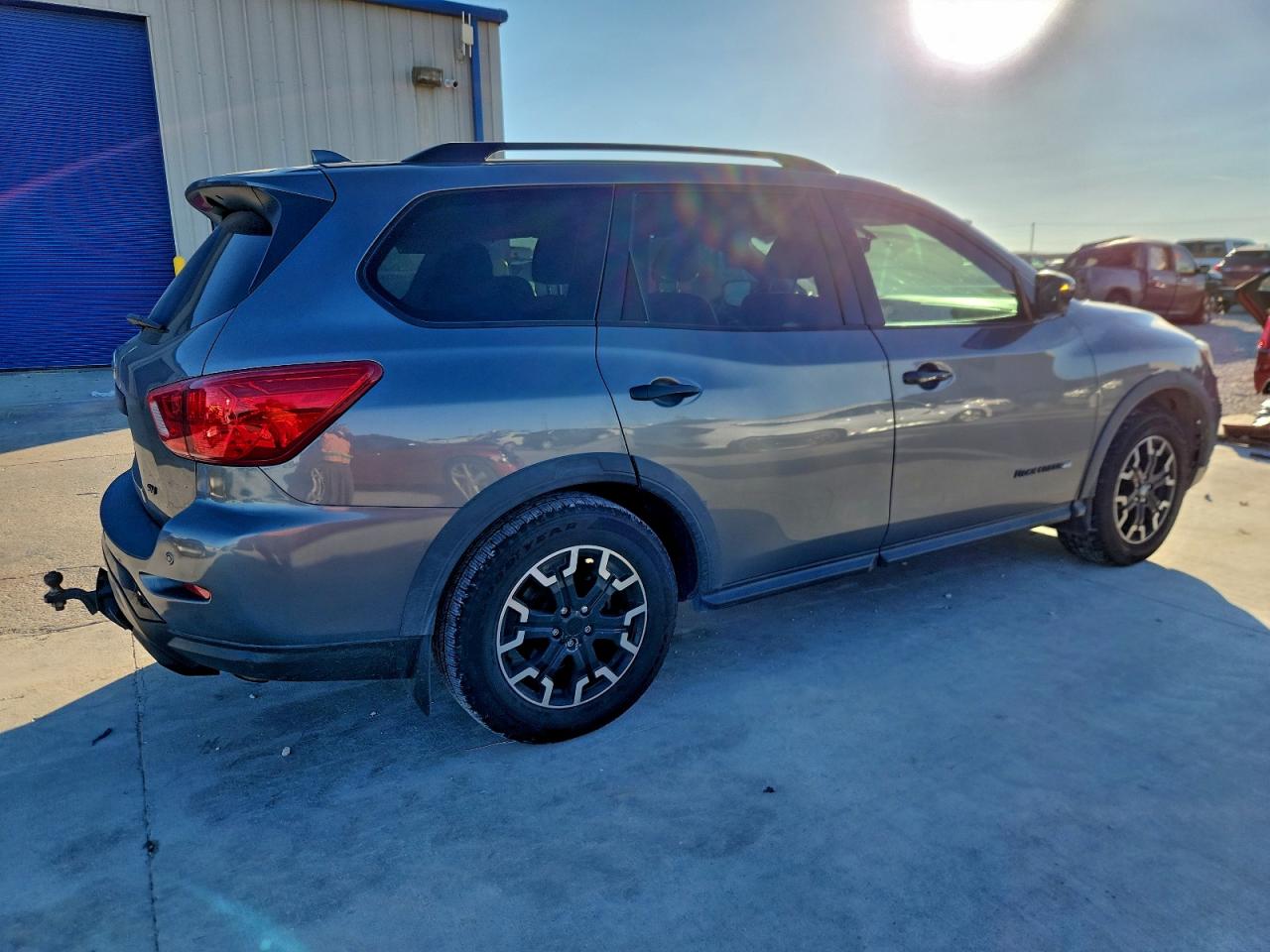 Nissan Pathfinder Sv Image 8