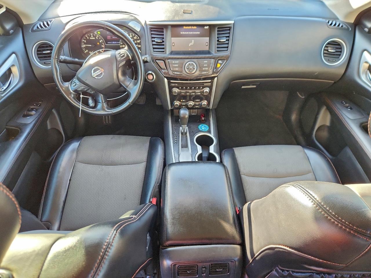 Nissan Pathfinder Sv Image 3