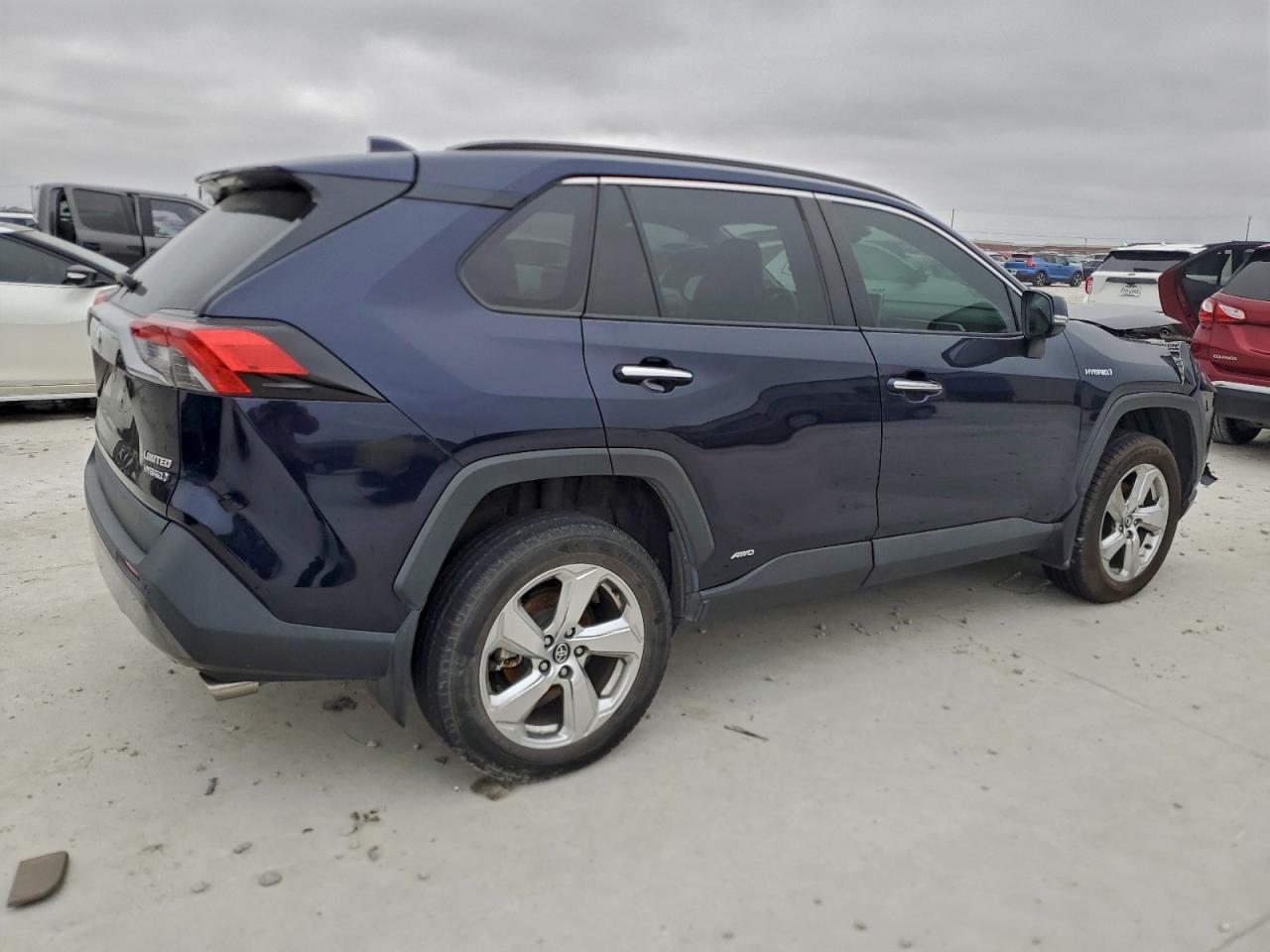 Toyota RAV4 Limited Image 11