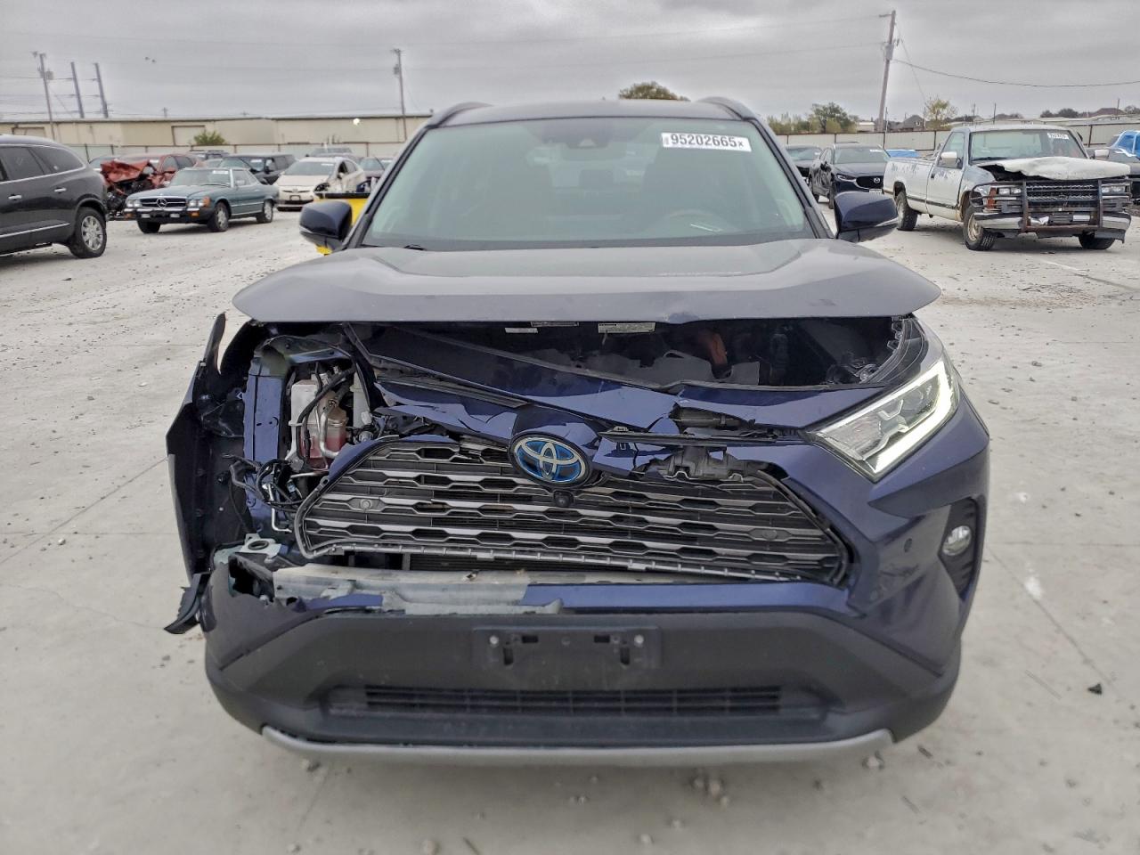 Toyota RAV4 Limited Image 6