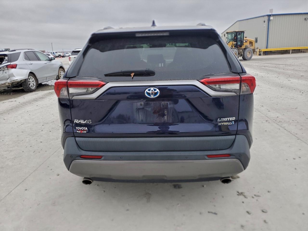 Toyota RAV4 Limited Image 5