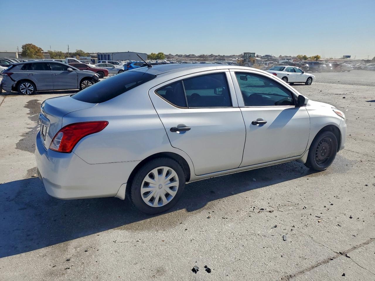 Nissan Versa S Image 13