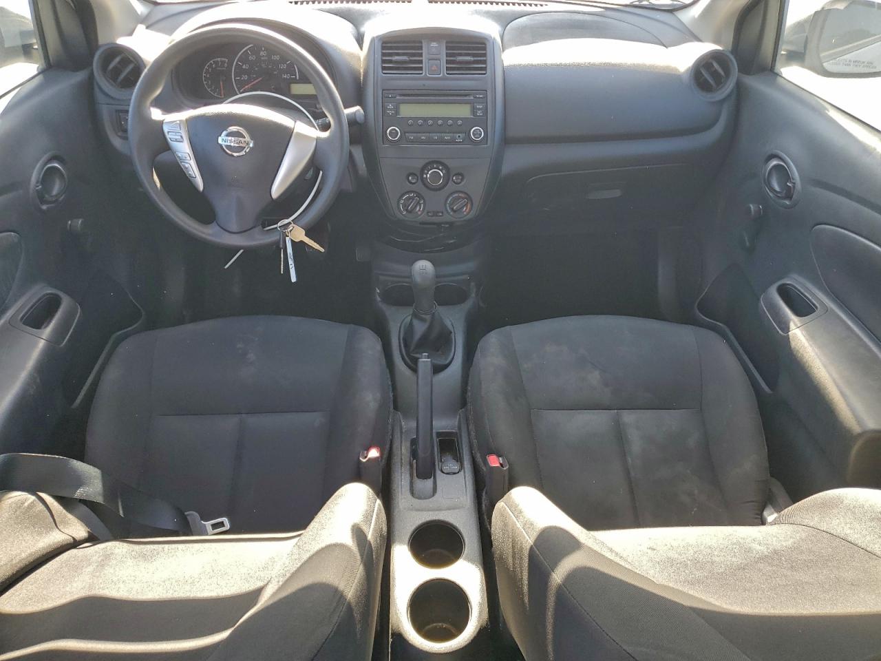 Nissan Versa S Image 8