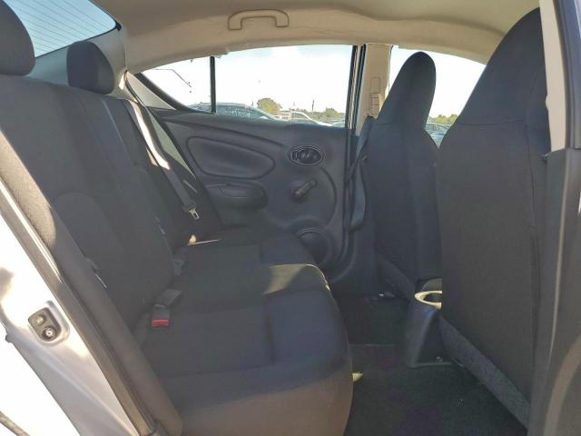 Nissan Versa S Image 10