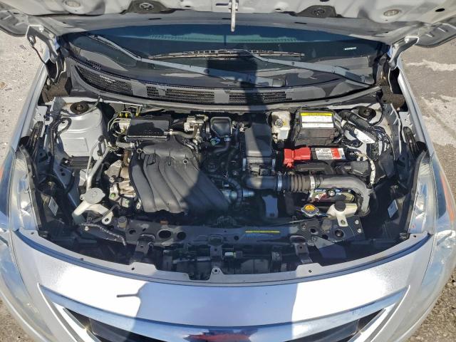 Nissan Versa S Image 12