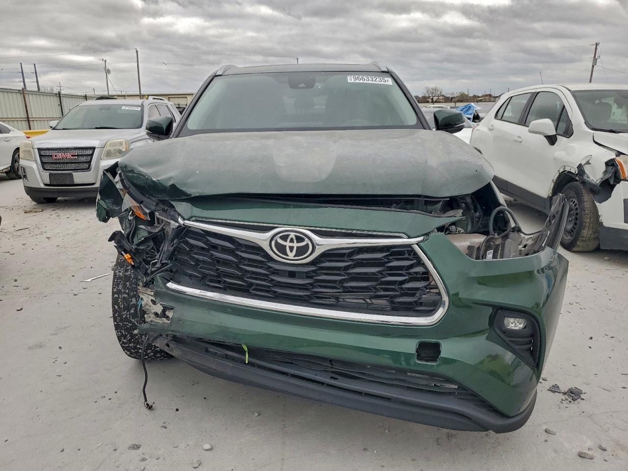Toyota Highlander L Image 3