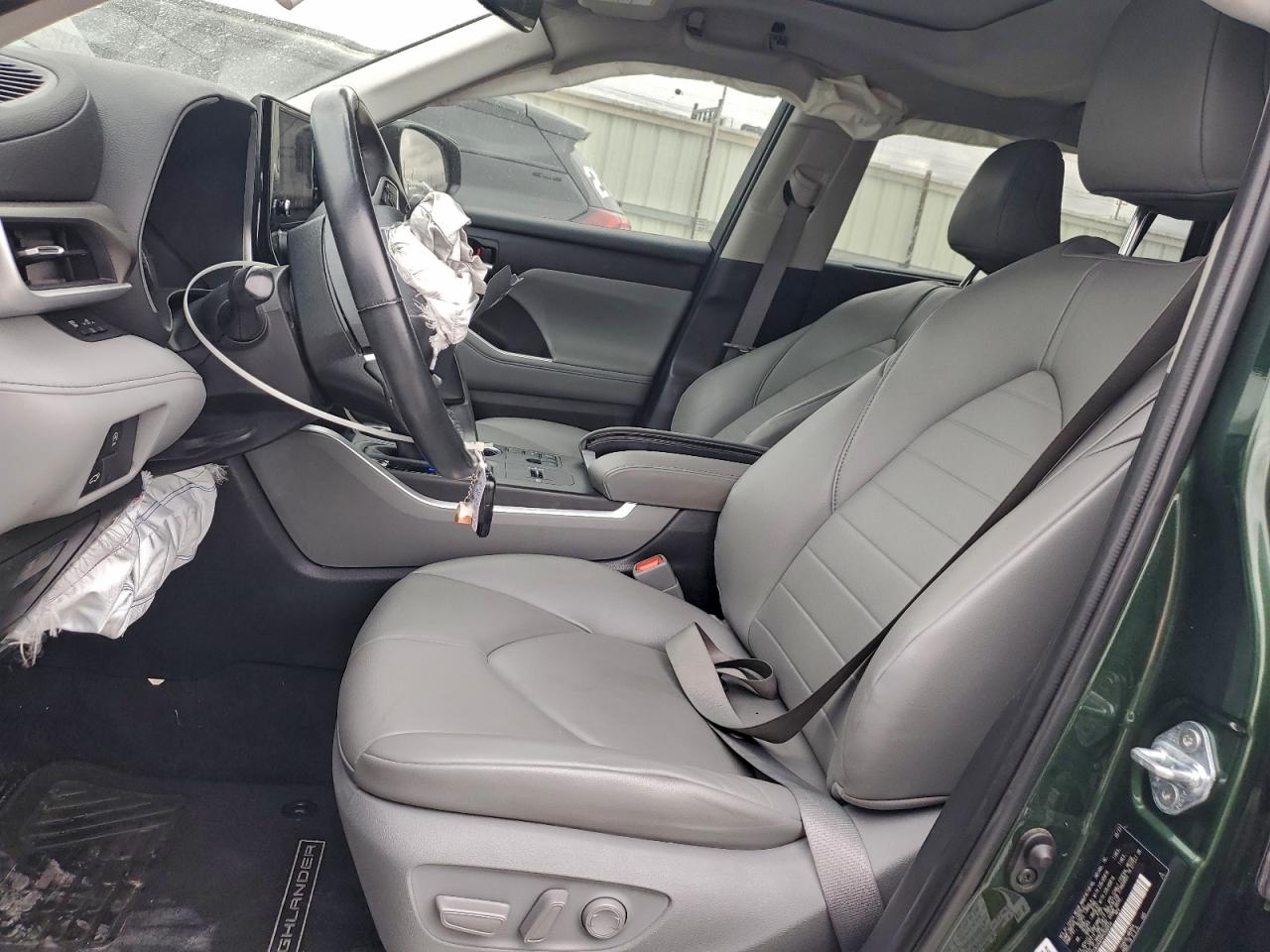 Toyota Highlander L Image 12