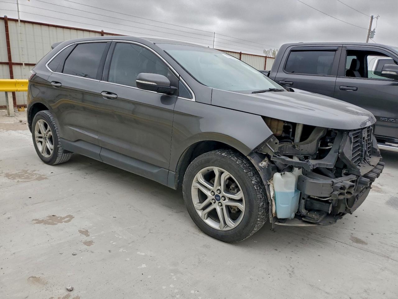 Ford Edge Titanium Image 2