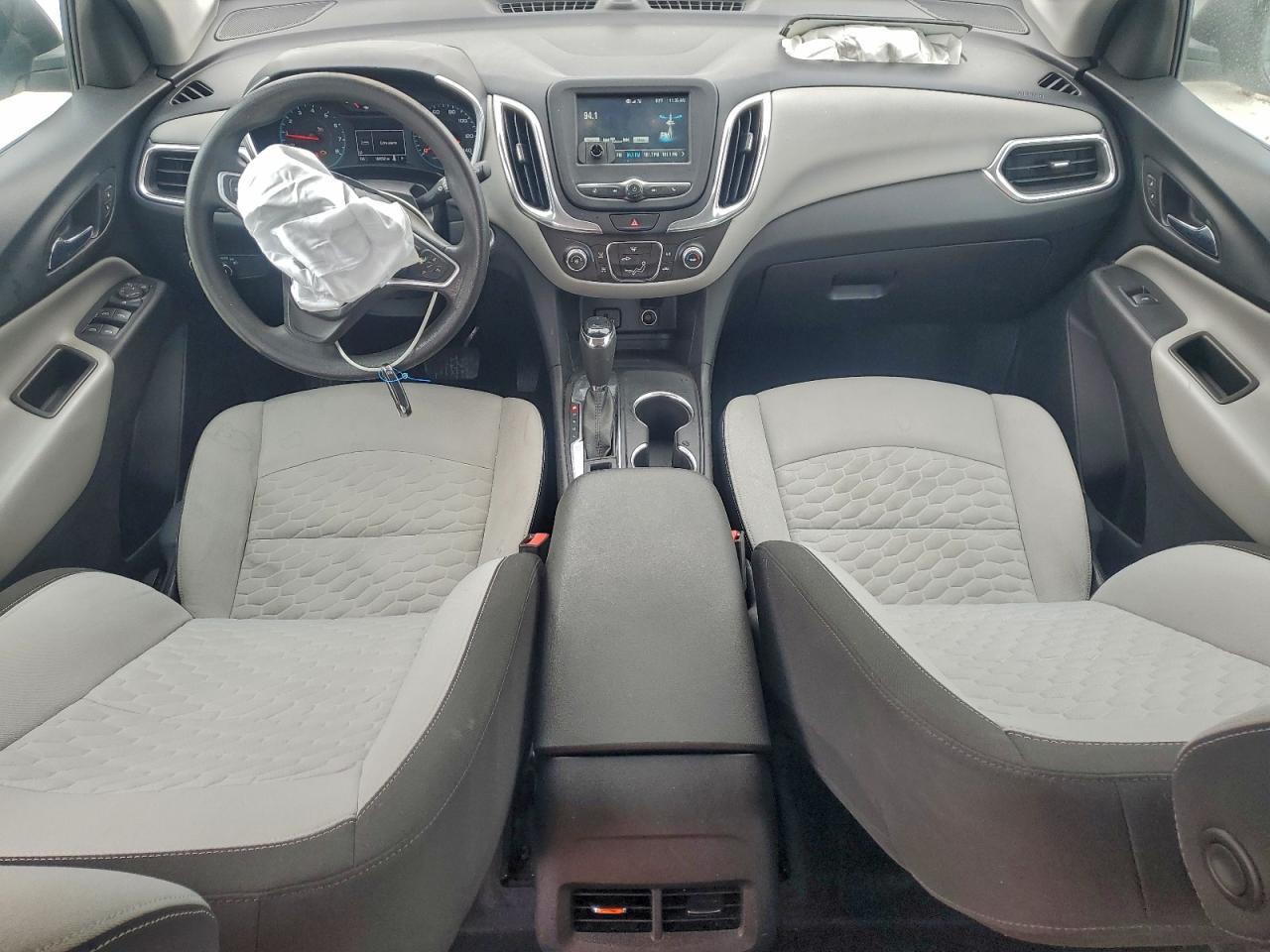 Chevrolet Equinox Ls Image 2