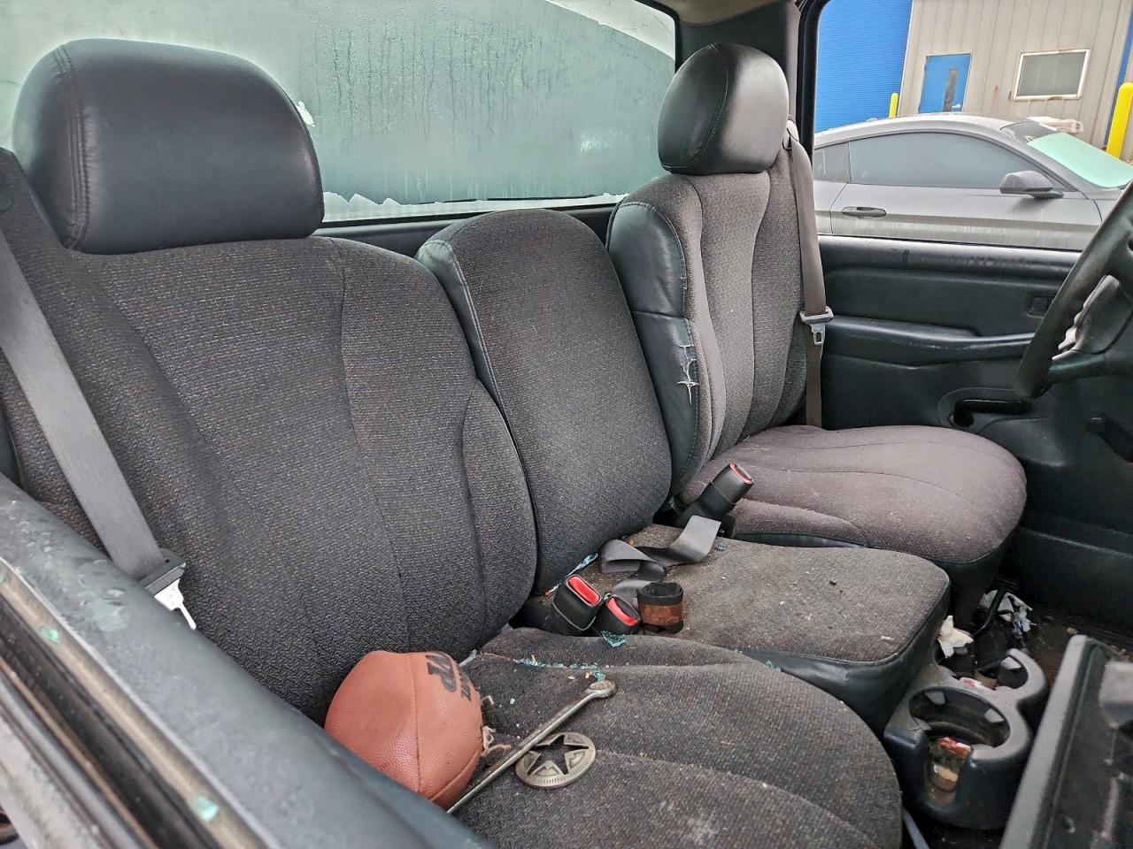 Chevrolet Silverado C1500 Image 10