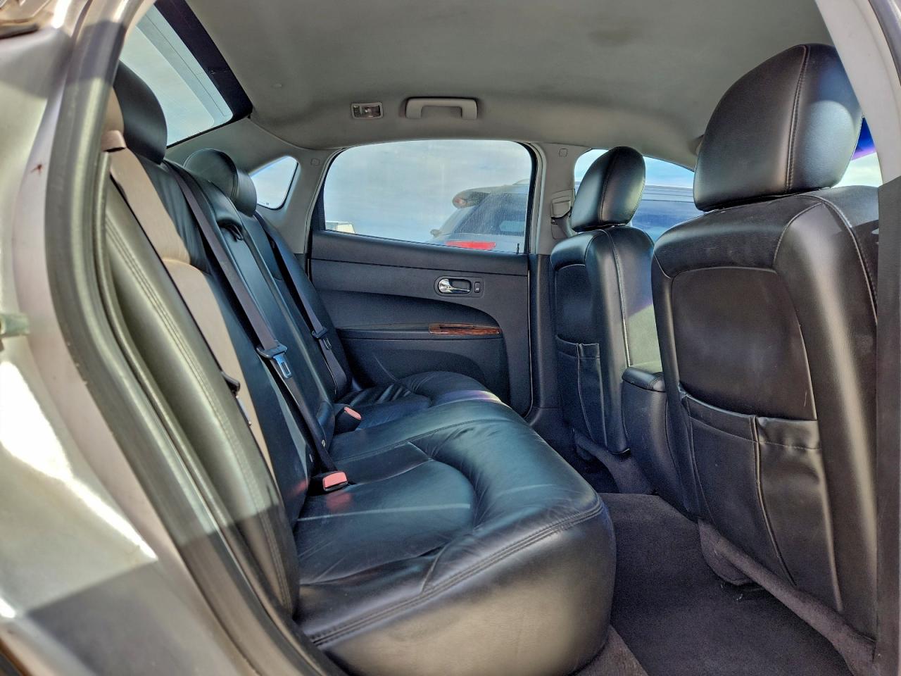 Buick LaCrosse Cxl Image 13