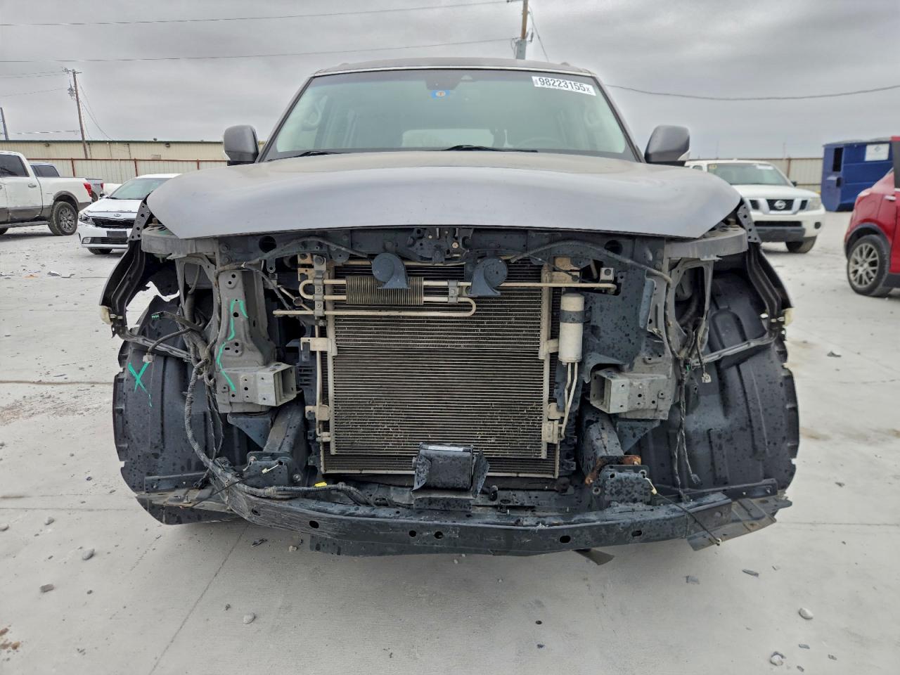 INFINITI Qx Base Image 6