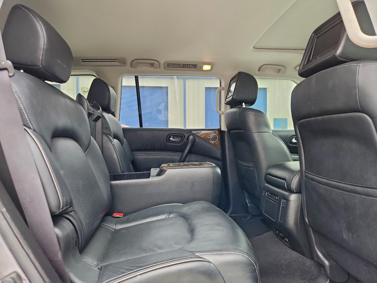 INFINITI Qx Base Image 8