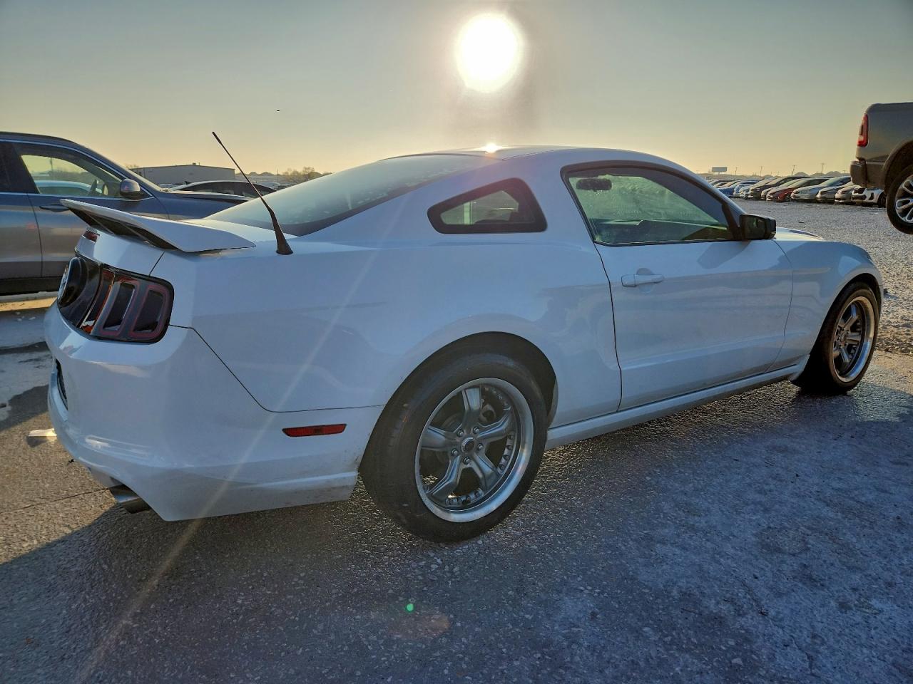 Ford Mustang Image 11