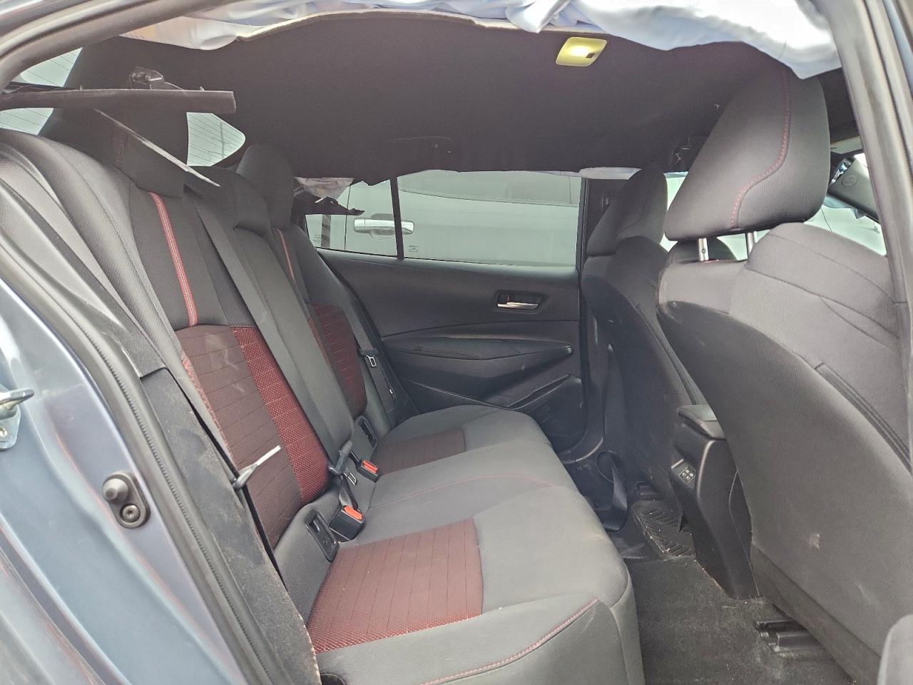 Toyota Corolla Se Image 8