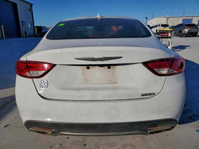 Chrysler 200 Limited Image 6