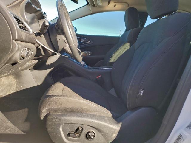 Chrysler 200 Limited Image 7