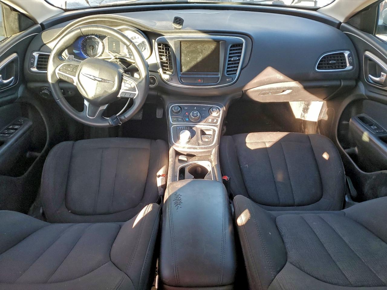 Chrysler 200 Limited Image 8