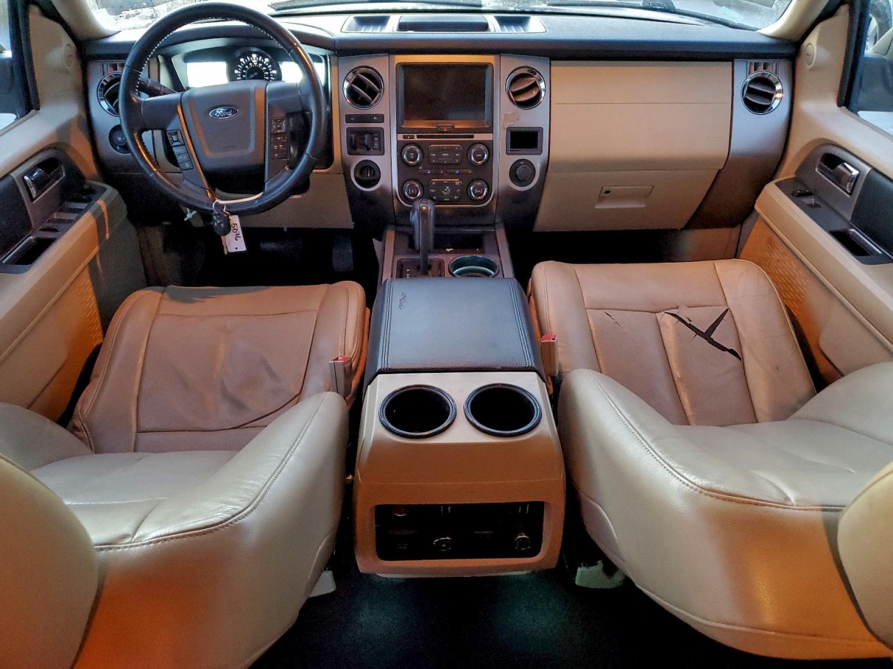 Ford Expedition Xlt Image 2