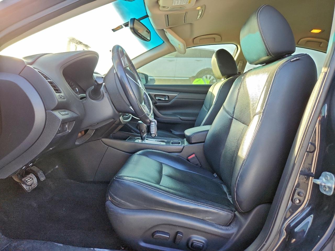 Nissan Altima 2.5 Image 2