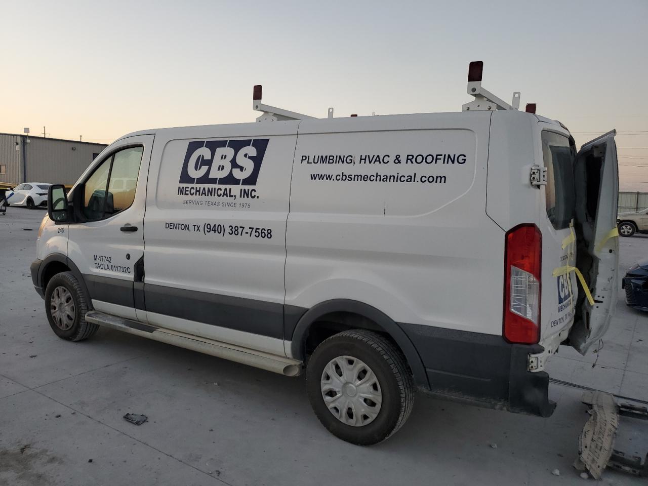 Ford Transit T-250 Image 4