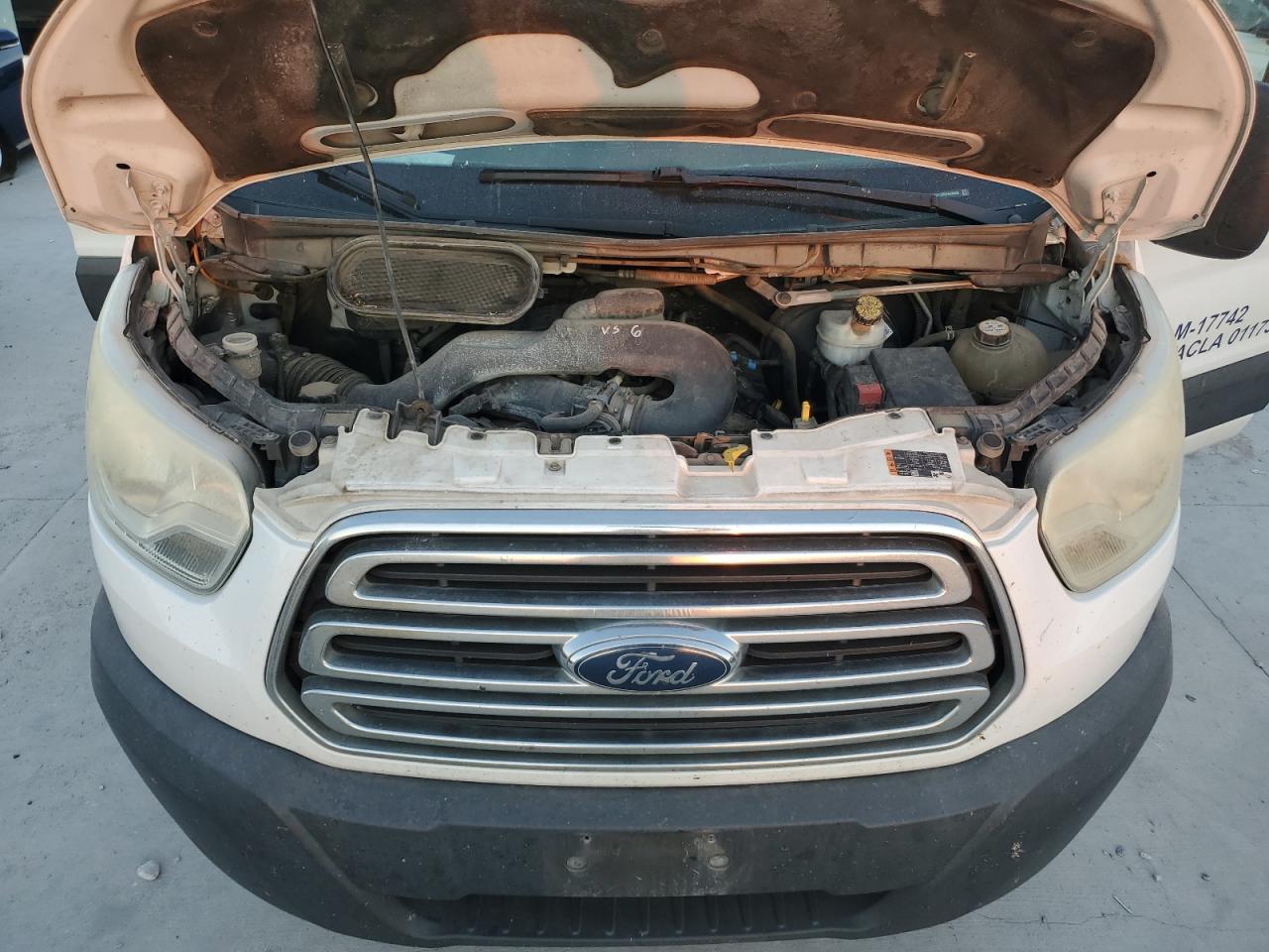 Ford Transit T-250 Image 7