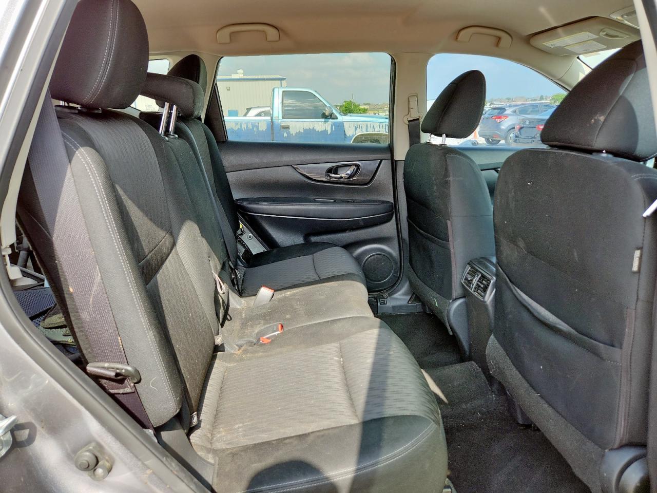 Nissan Rogue S Image 9