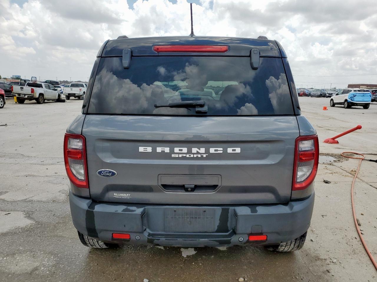 Ford Bronco Outer Banks Image 2