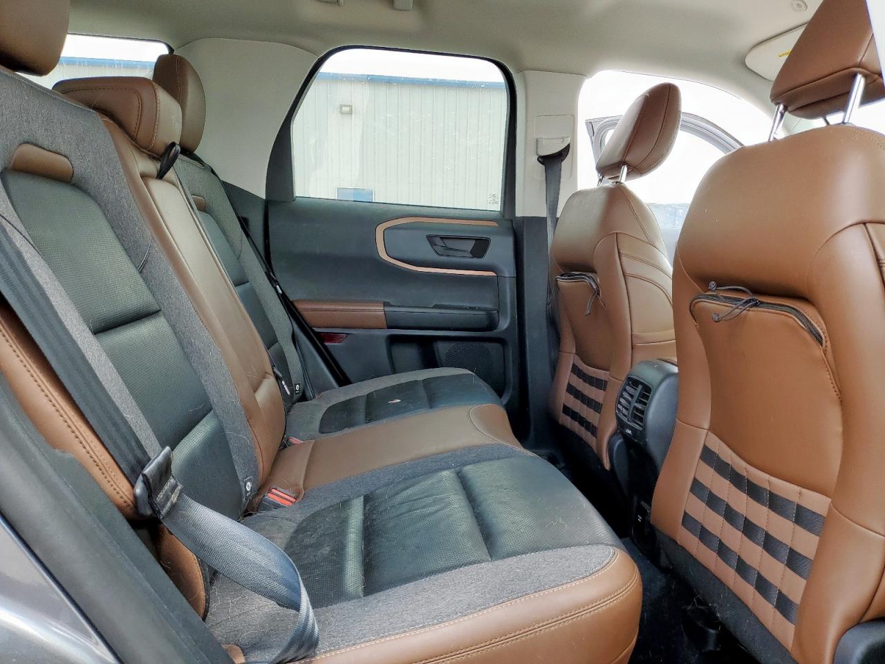 Ford Bronco Outer Banks Image 3