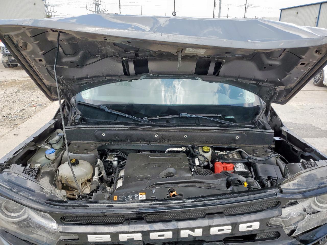 Ford Bronco Outer Banks Image 12