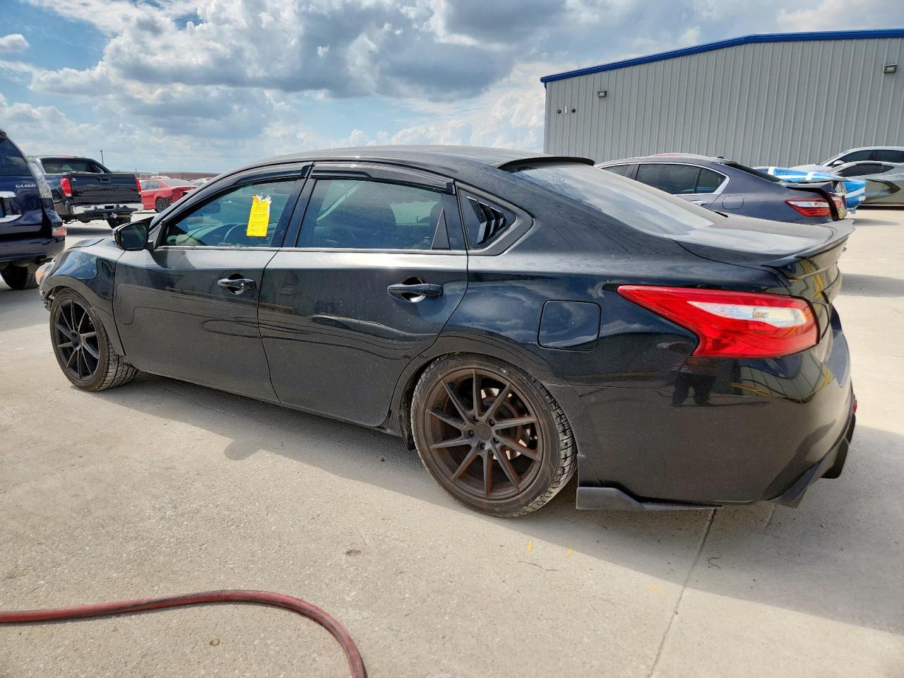 Nissan Altima 3.5sl Image 2