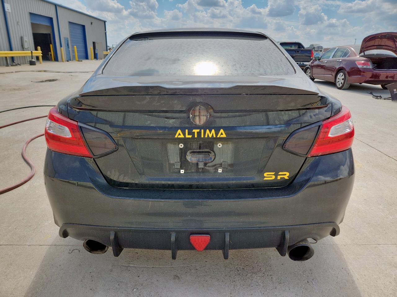 Nissan Altima 3.5sl Image 10