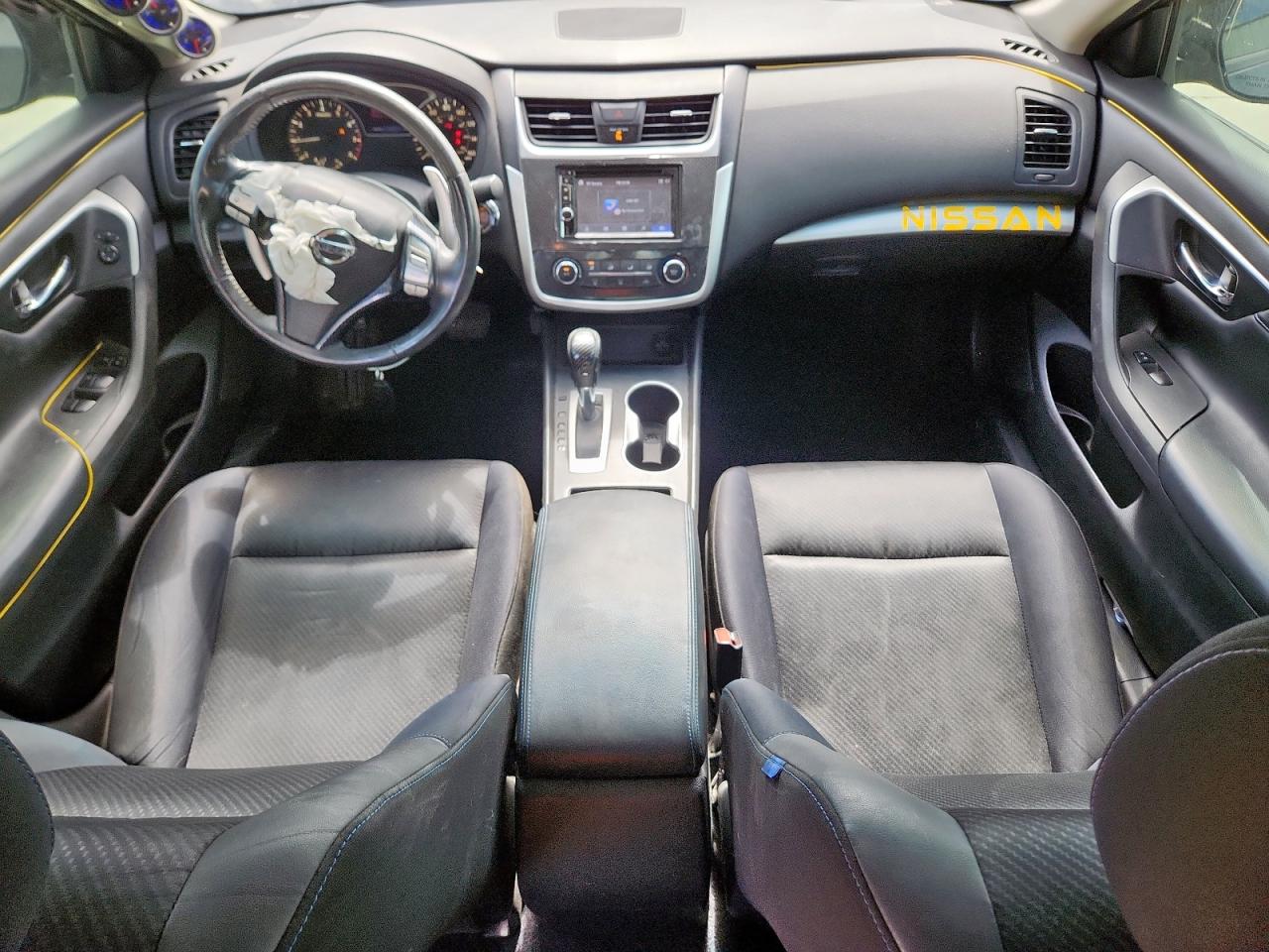 Nissan Altima 3.5sl Image 9