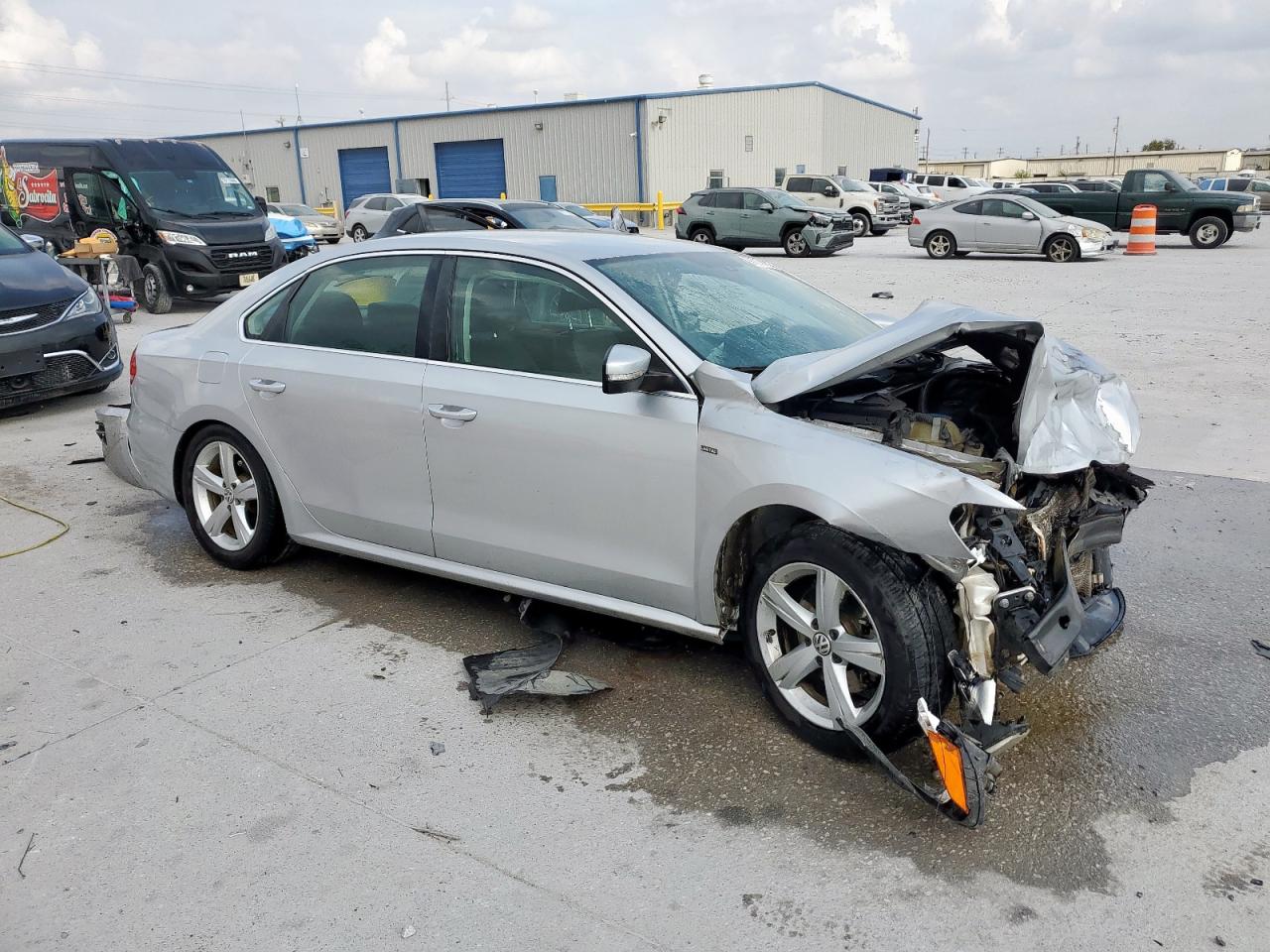 Volkswagen Passat S Image 8